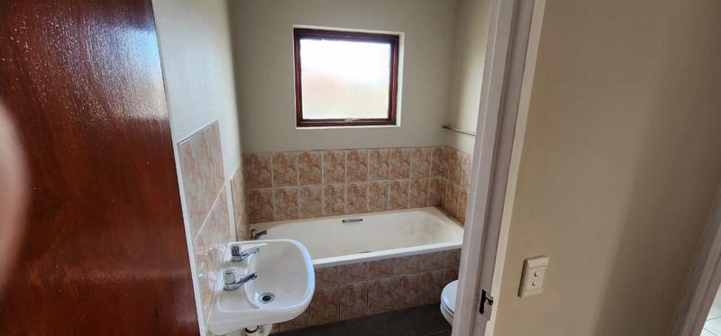 To Let 2 Bedroom Property for Rent in Goodwood Central Western Cape
